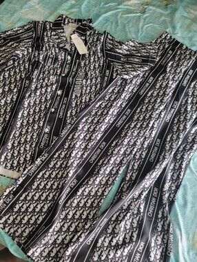 Last Set! 2pcs Black & White Logo Stripe Blouse And Pants Set - Medium